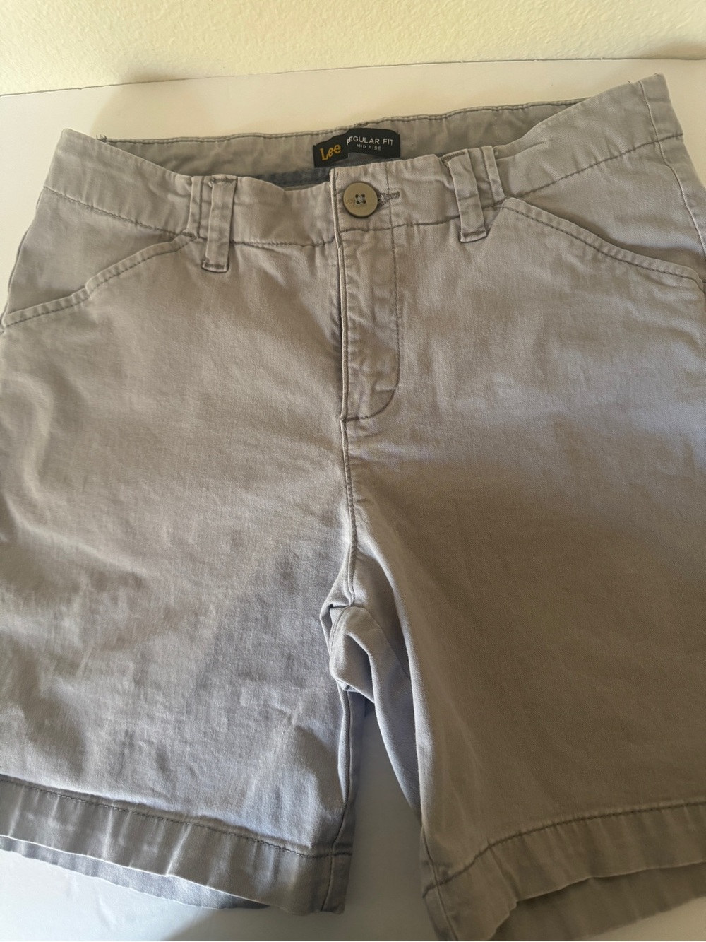 Lee Women's Mid Rise  Bermuda Shorts - Light Grey SZ 8